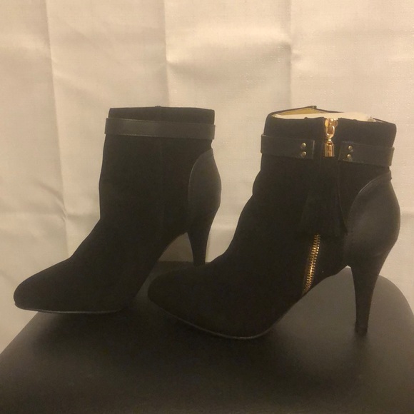 Shoes - Black and gold healed boots